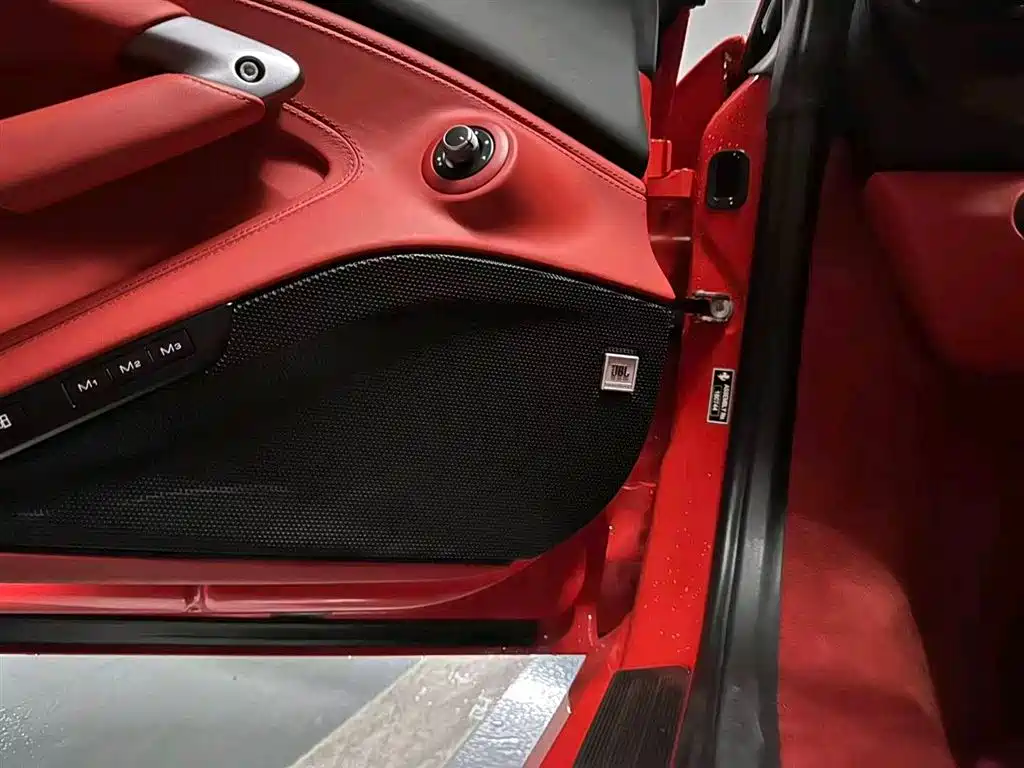 Ferrari F8 Tributo 3.9 T V8