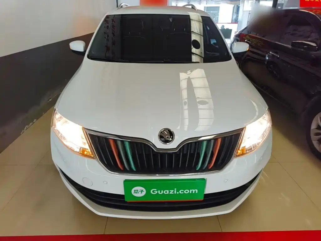 Rapid Spaceback Facelift 1.5 L Auto Standard CN-VI