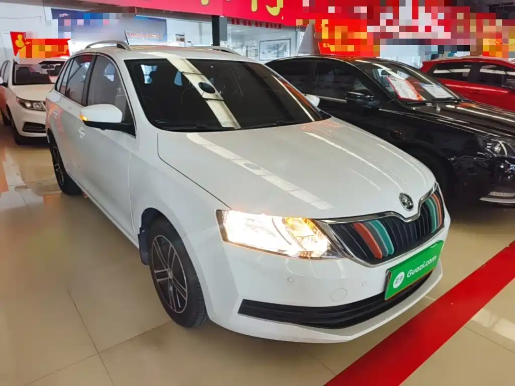 Rapid Spaceback Facelift 1.5 L Auto Standard CN-VI