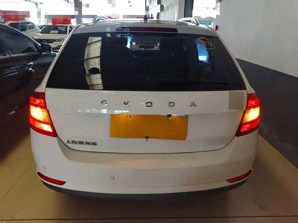 Rapid Spaceback Facelift 1.5 L Auto Standard CN-VI