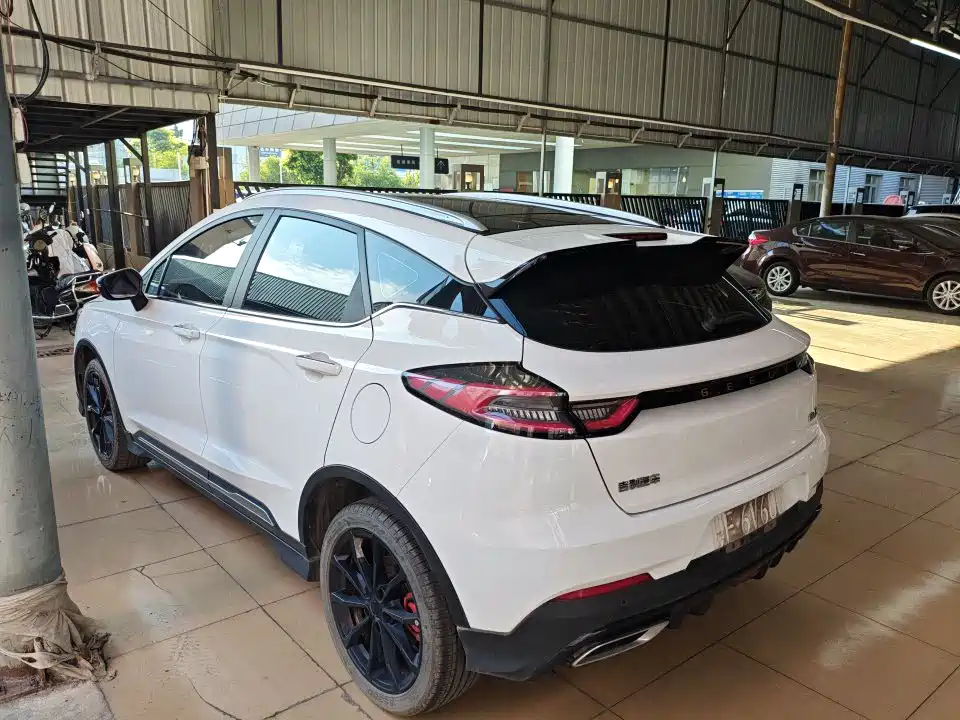 Emgrand S 1.4 T CVT Distinguished