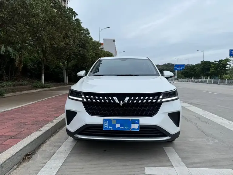 Wuling Xingchi 1.5 L CVT Smooth Cool
