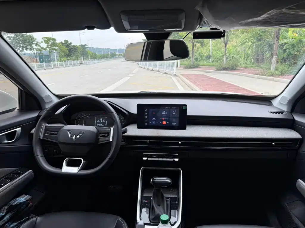 Wuling Xingchi 1.5 L CVT Smooth Cool