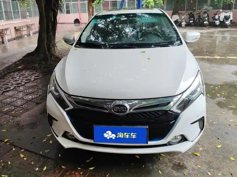 BYD Qin NEV 1.5 T Dual Crown Flagship Plus