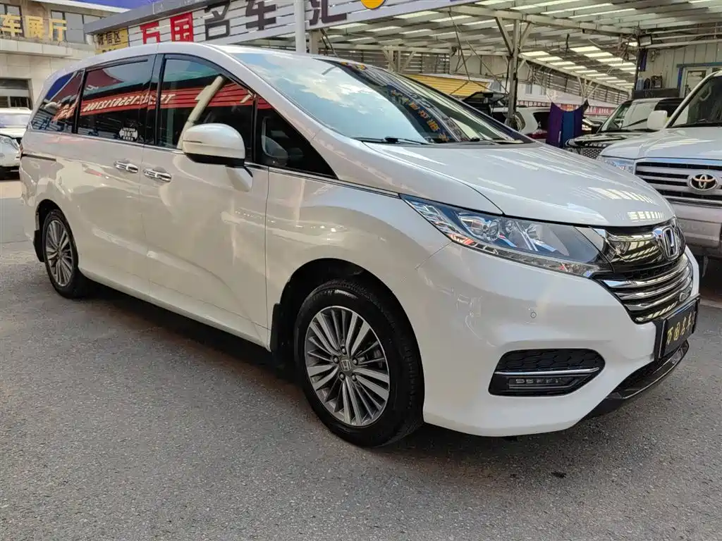 Odyssey 2.4 L Luxury
