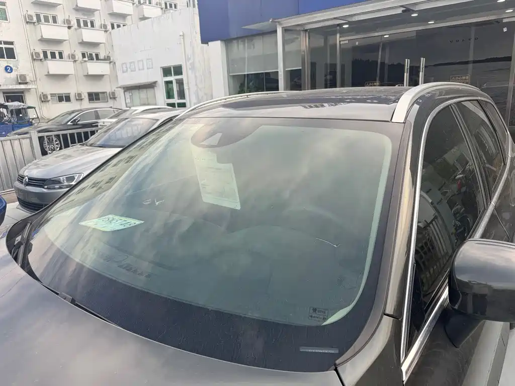 Volvo XC60 T5 4 WD Smart Ease CN-V