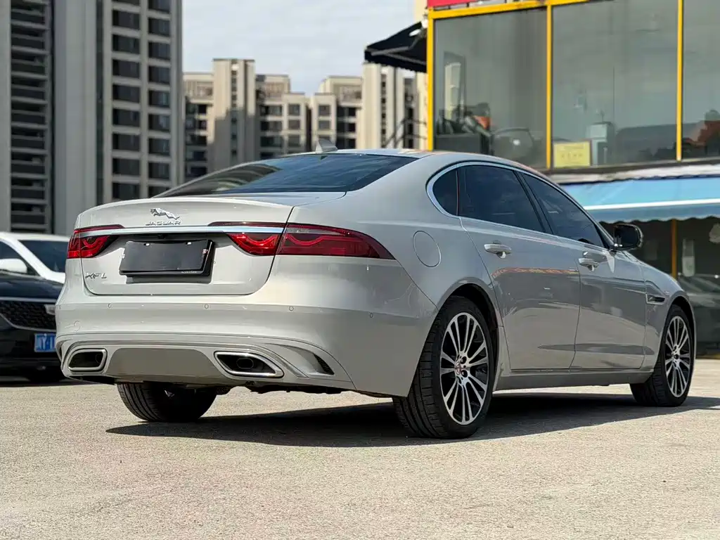 Jaguar XFL 2.0 T P250 2 WD Premium Luxury