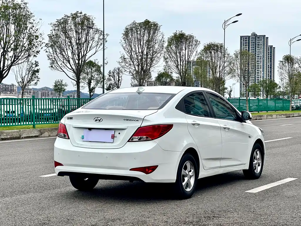 Accent 1.4 L Manual Flagship TOP