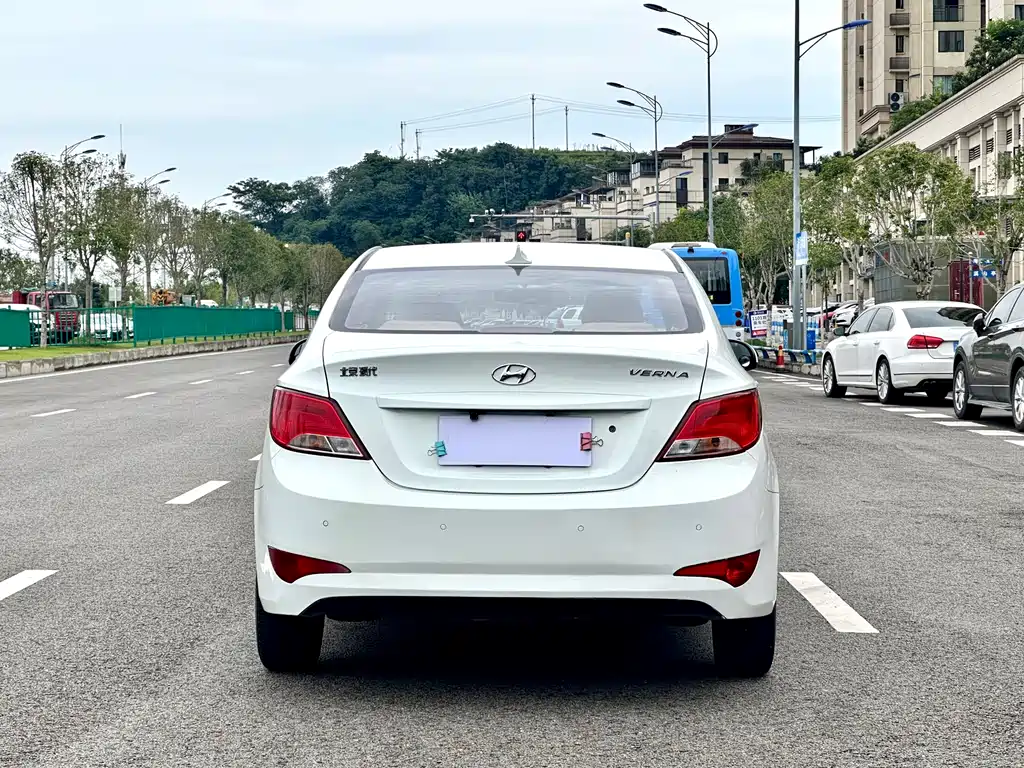 Accent 1.4 L Manual Flagship TOP