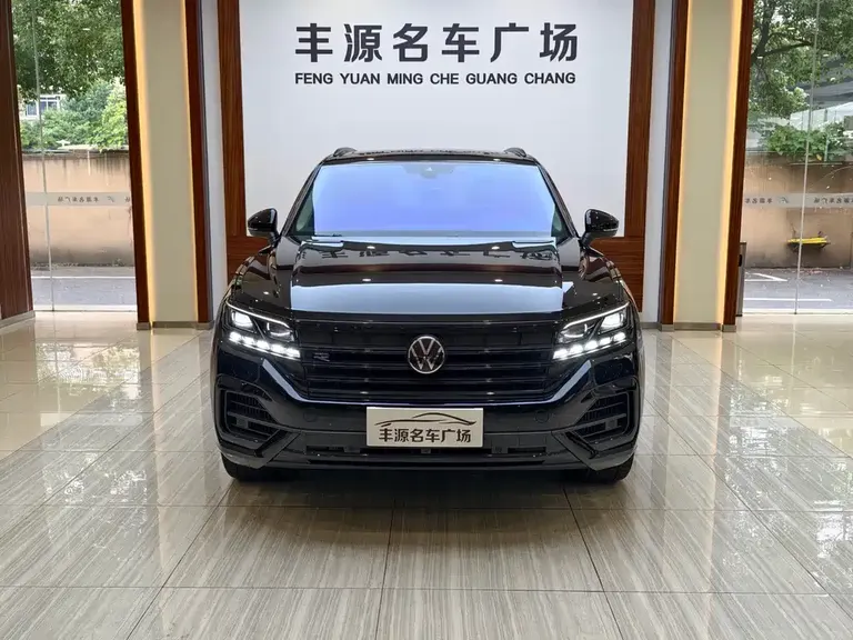 Volkswagen Touareg 3.0 TSI Sharp Enjoyment Black Shine Sport Package