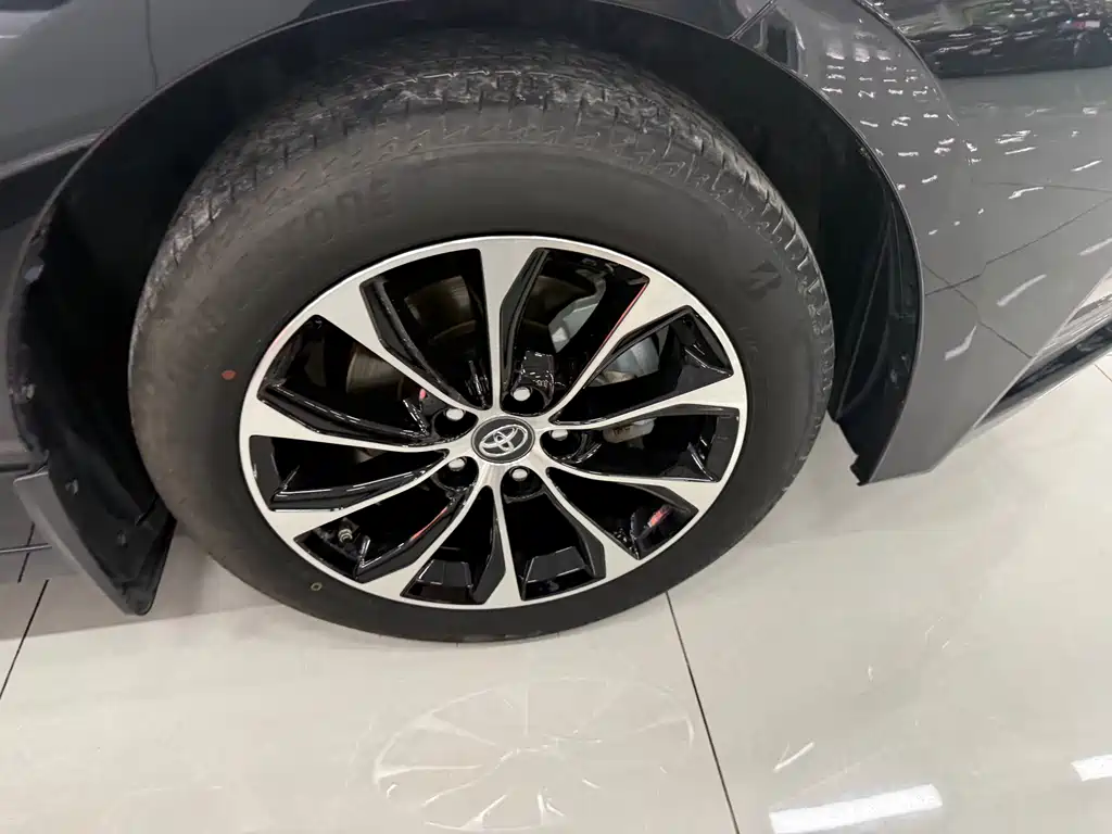 Avalon 2.5 L Luxury