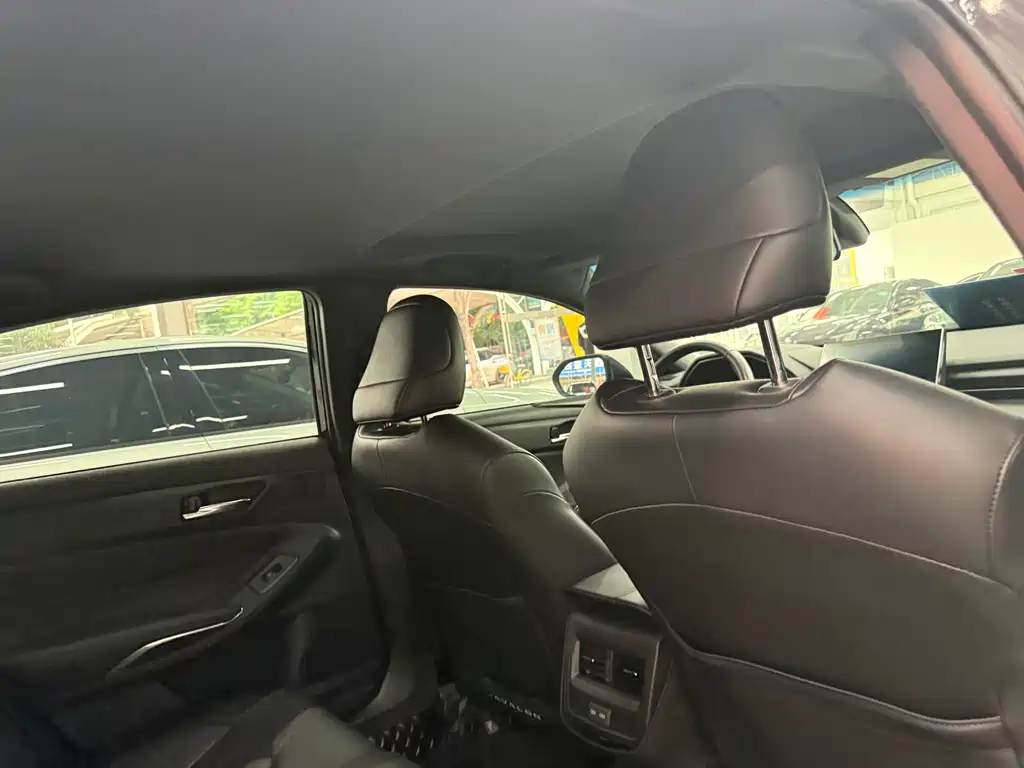 Avalon 2.5 L Luxury