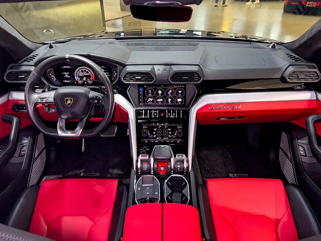 Urus 4.0 T V8