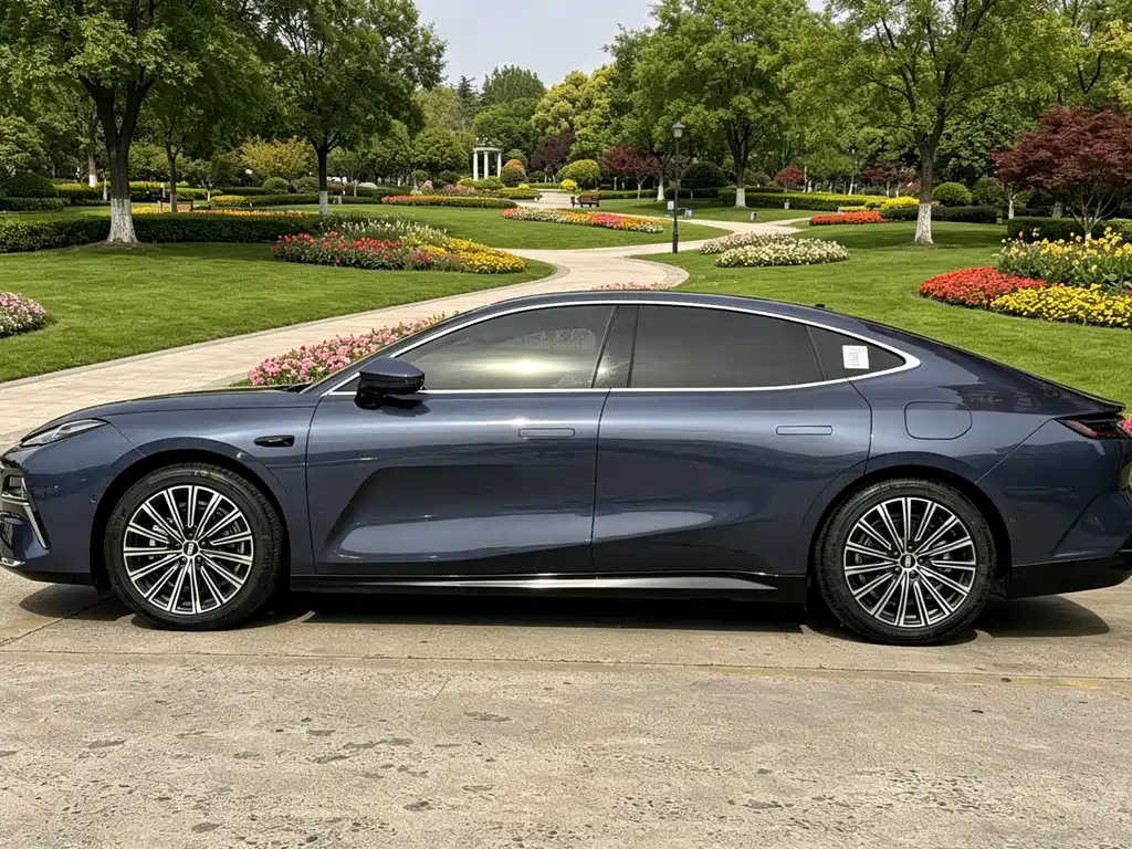 Galaxy Xingyao 8 130 km EM-i Flagship