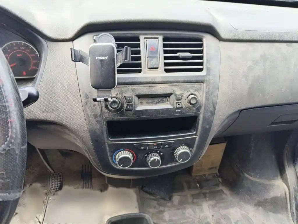 Wuling Rongguang S 五菱荣光S 2023款 1.5 L 基本型封窗车 2座