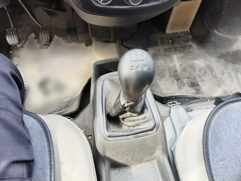 Wuling Rongguang S 五菱荣光S 2023款 1.5 L 基本型封窗车 2座