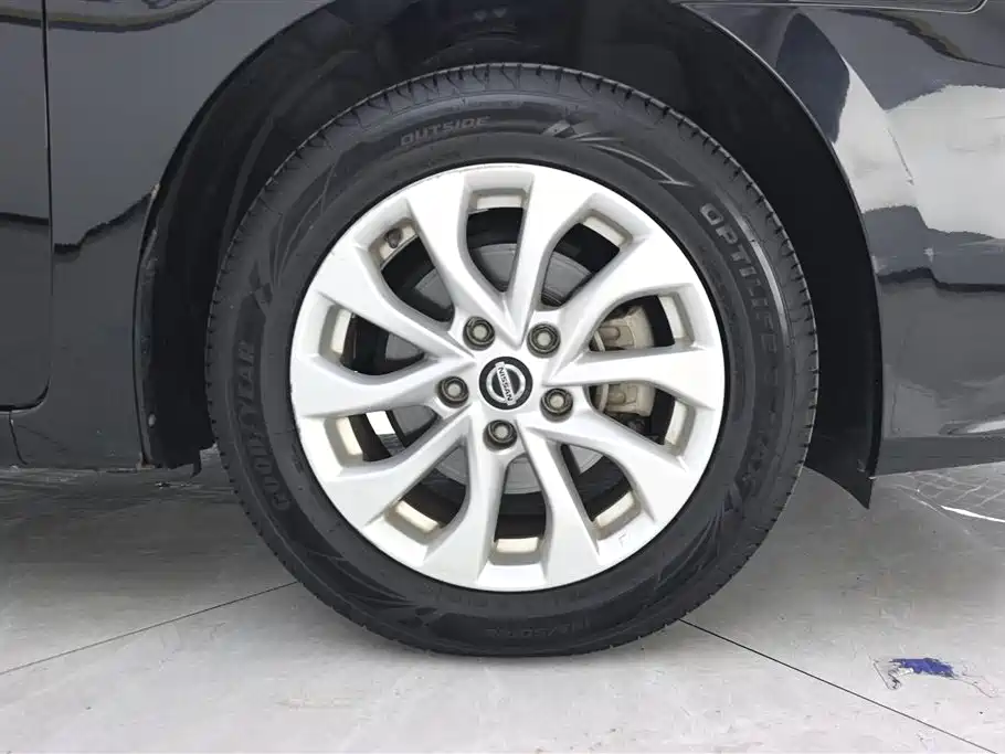 Sylphy 1.6 XV CVT Premium