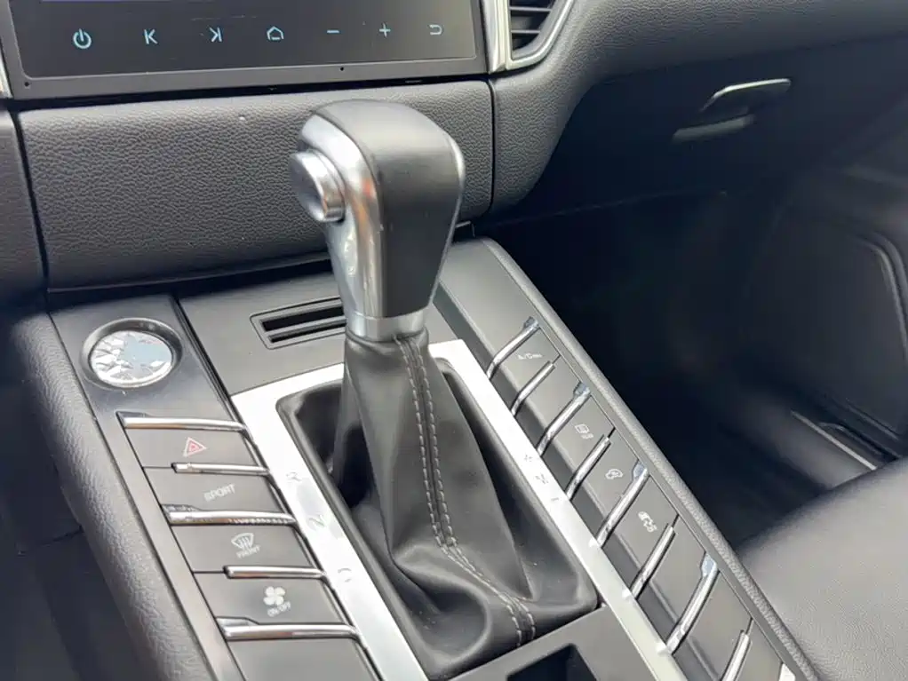 Zotye SR9 2.0 T Auto Ultimate Road