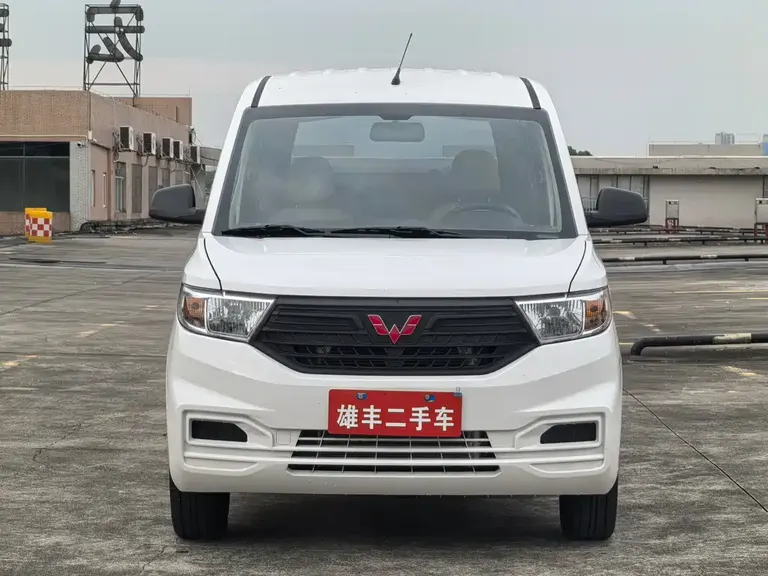 Wuling Hongguang V 1.5 L Power Enjoyment Electric Assist LAR