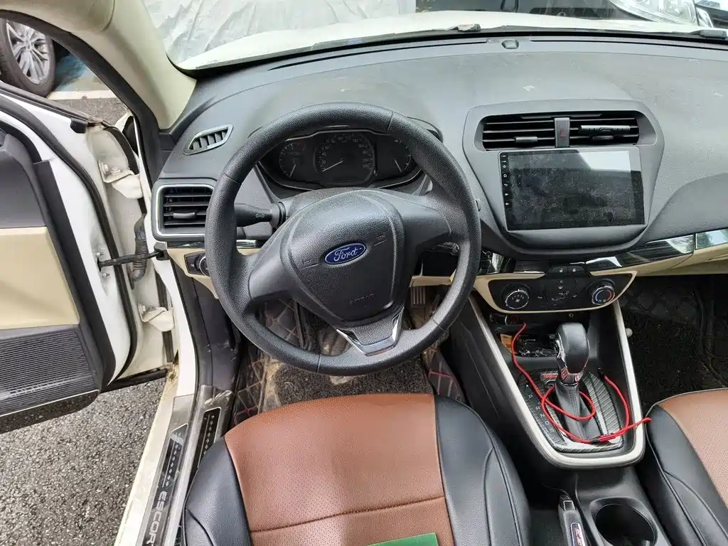 Escort Facelift 1.5 L Auto Comfort