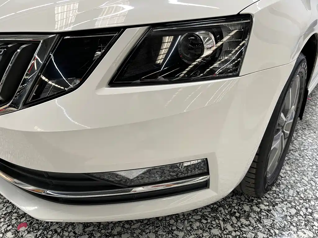 Octavia 1.5 L Auto Smart Travel Luxury