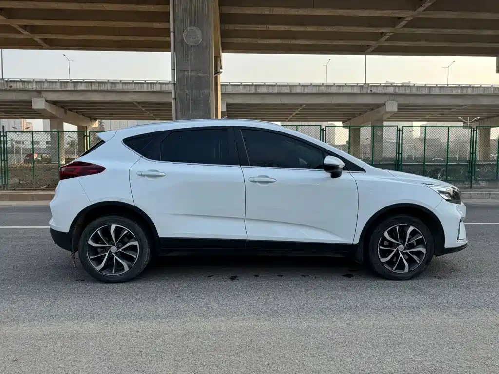 Emgrand GS 1.4 T CVT Elegant