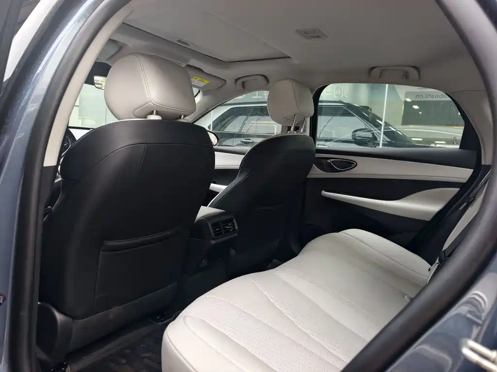 Seal 05 DM-i DM-i Smart Drive 120 KM Flagship