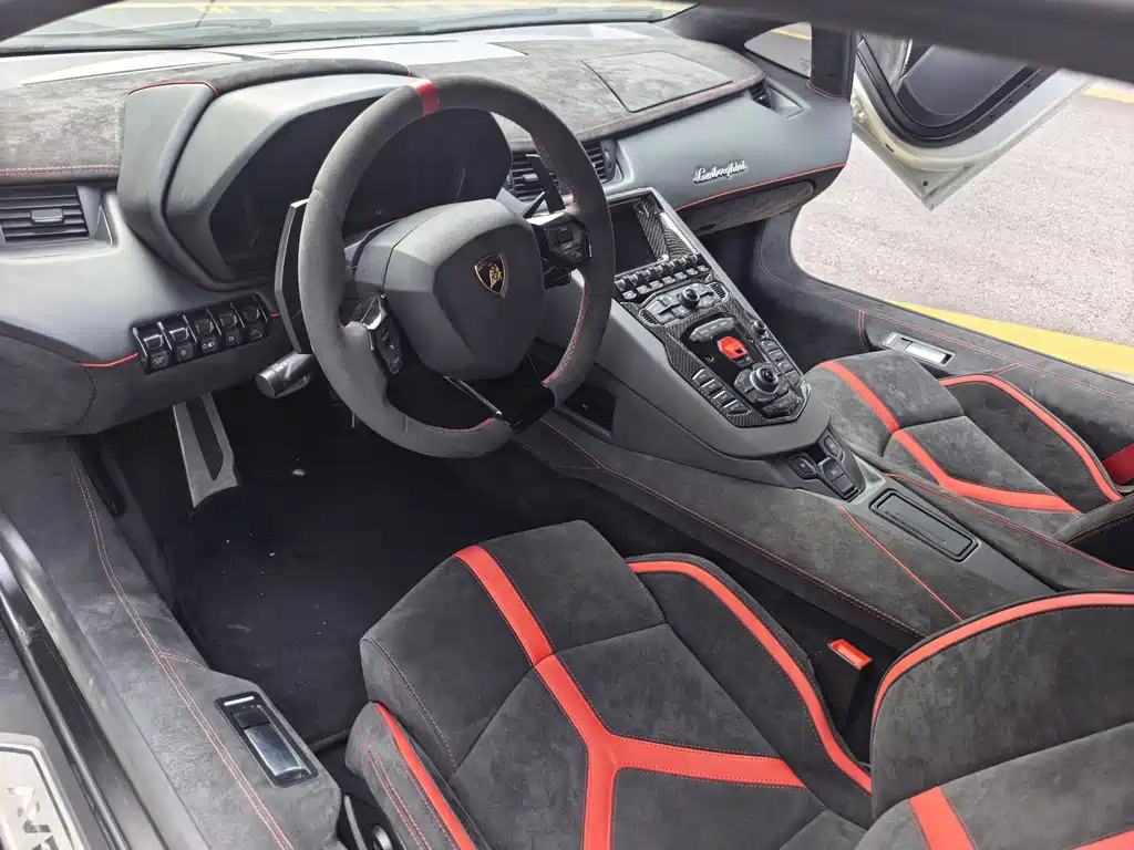 Aventador LP 700-4