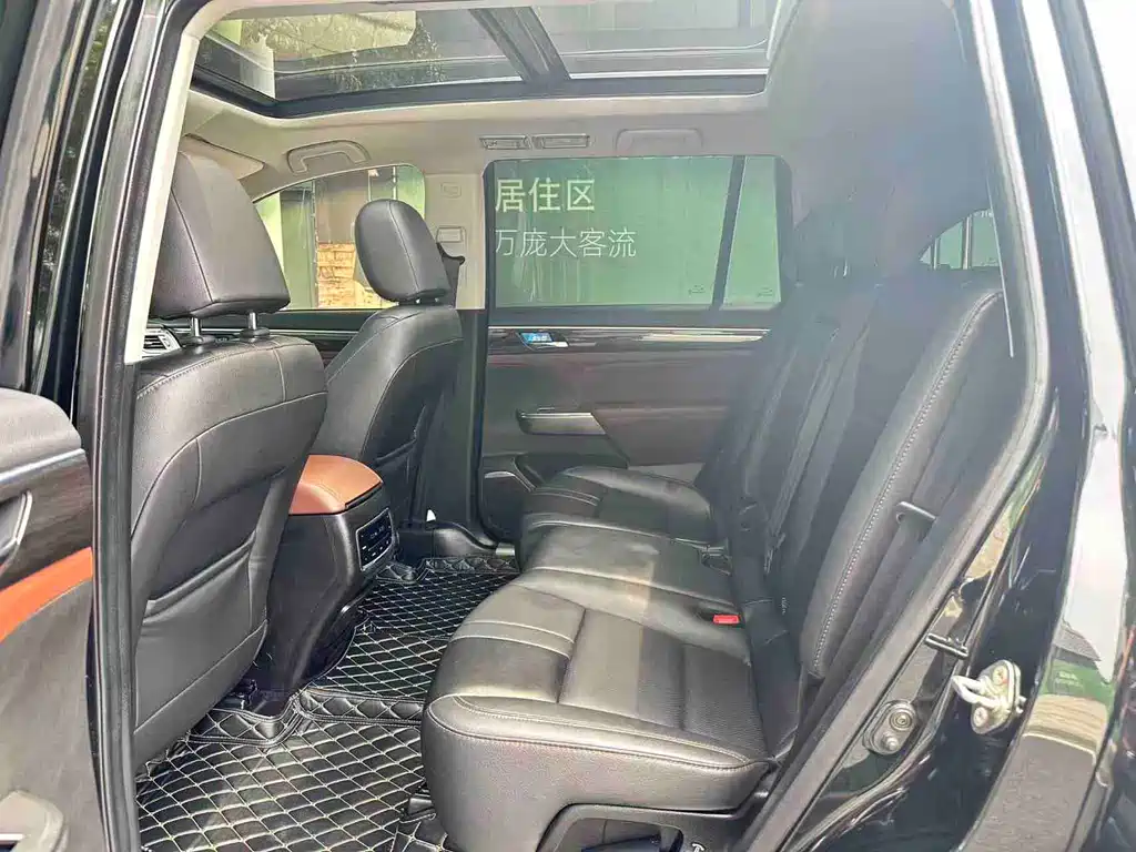 GAC Trumpchi GS8 320 T 2 WD Luxury Connected (7-seat)