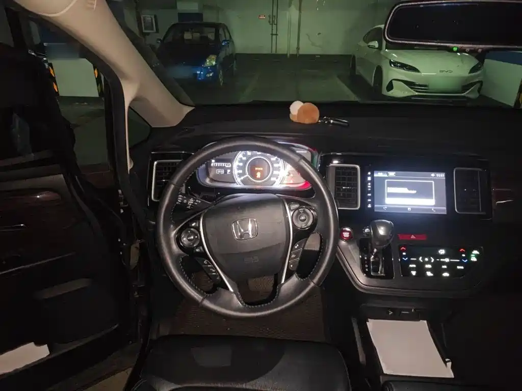 Elysion 2.4 L Luxury