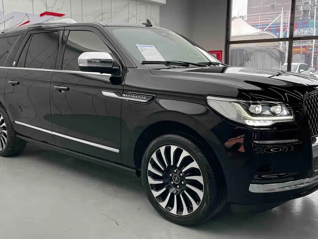Navigator 3.5 T LWB President