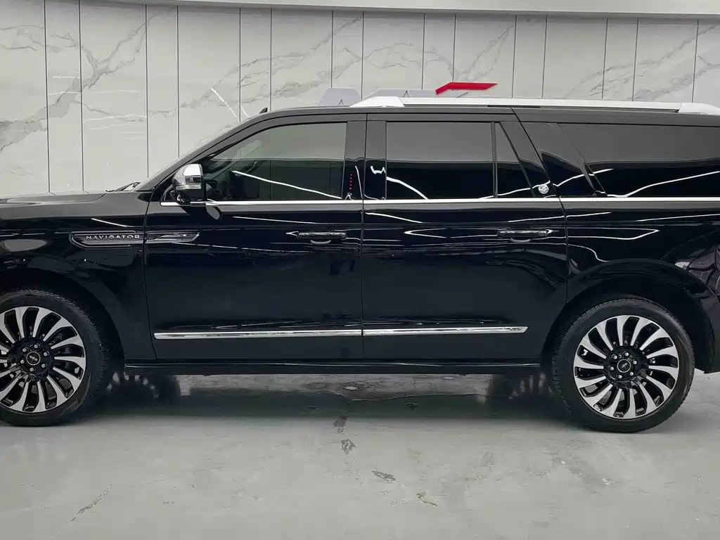 Navigator 3.5 T LWB President