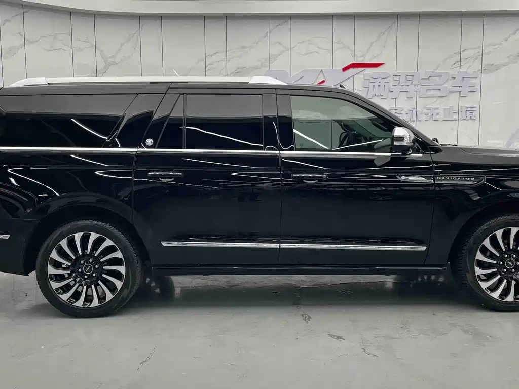 Navigator 3.5 T LWB President