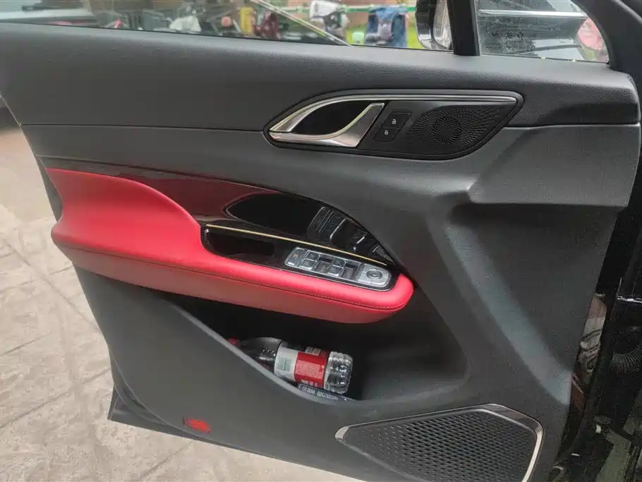 Hongqi HS3 1.5 T Good Deed
