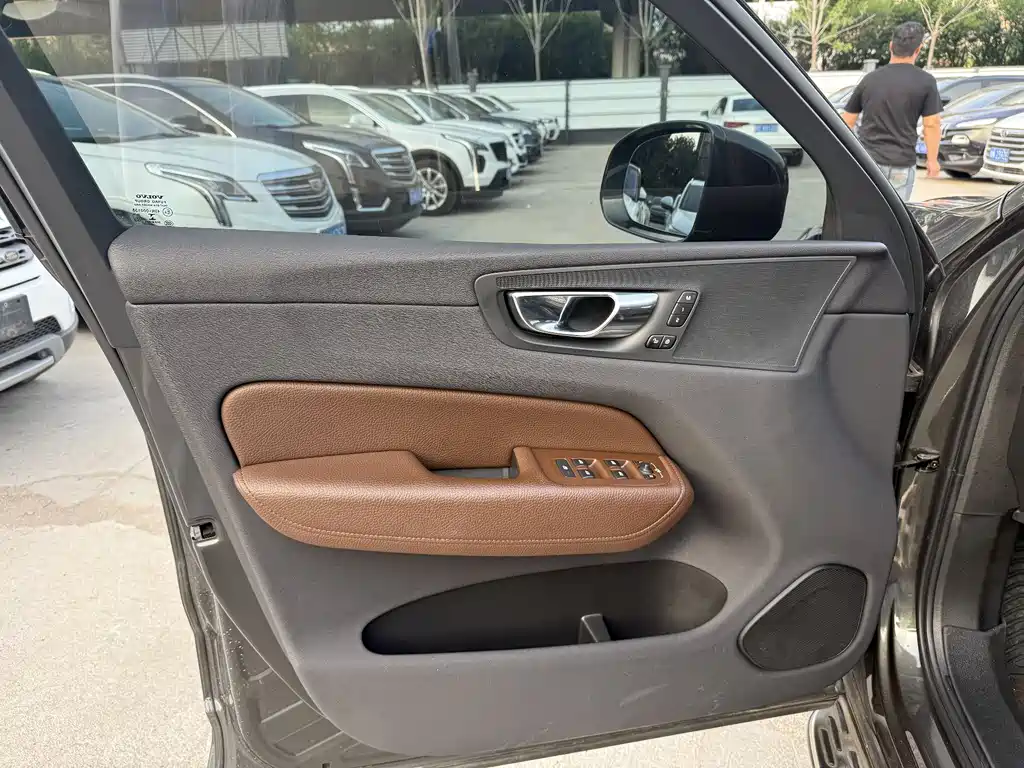 Volvo XC60 T5 4 WD Smart Vision Luxury