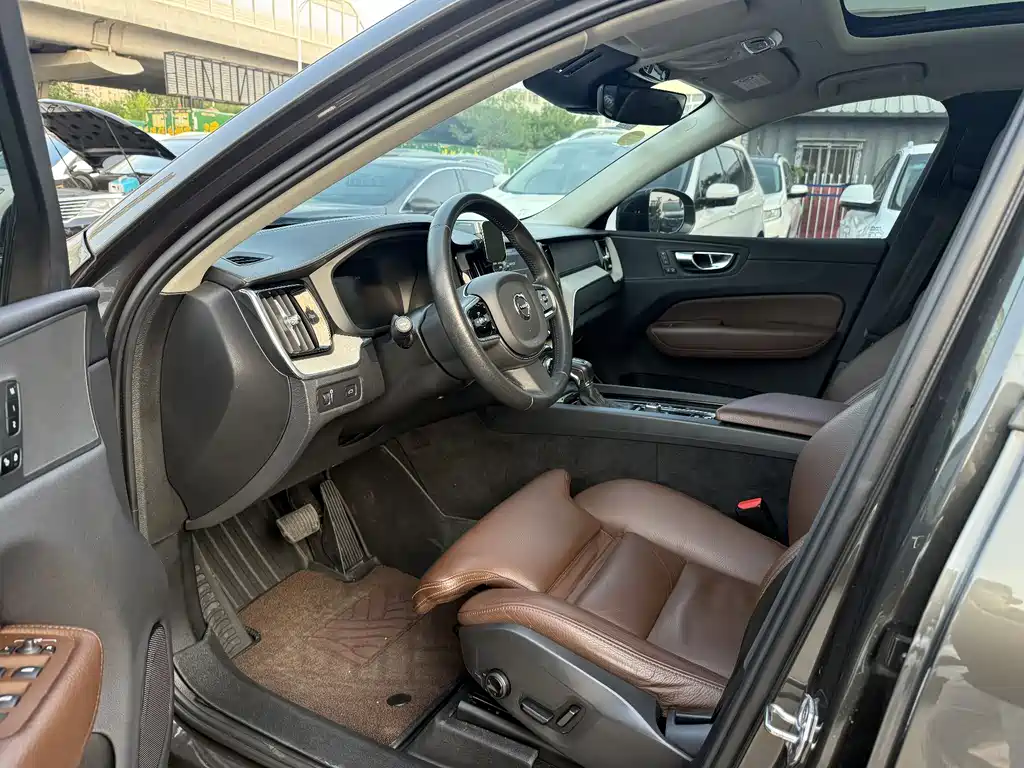 Volvo XC60 T5 4 WD Smart Vision Luxury