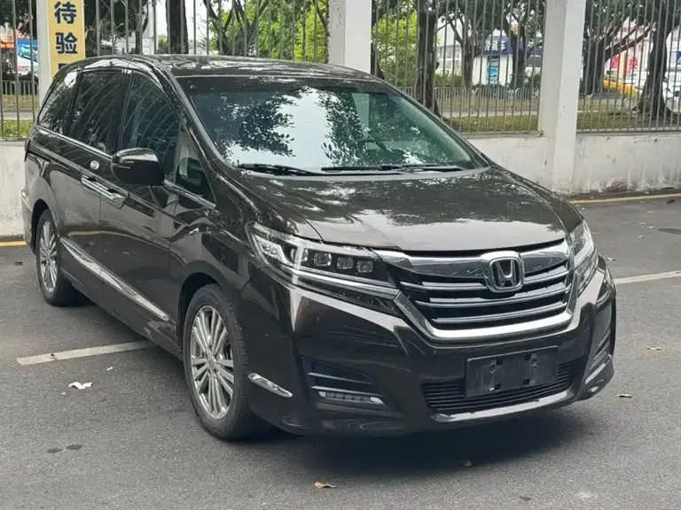 Honda Elysion 2.4 L Luxury