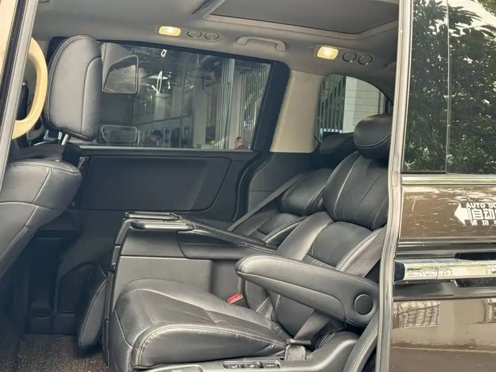 Elysion 2.4 L Luxury
