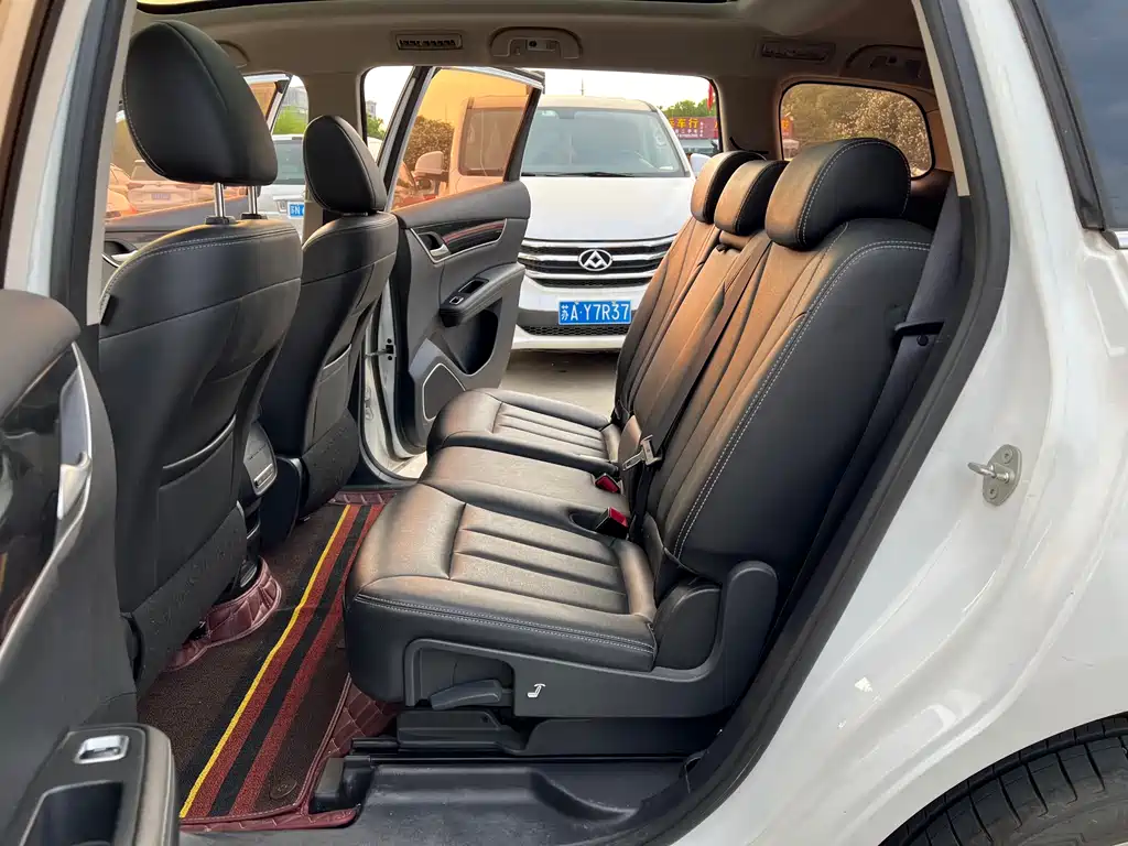 Song MAX 1.5 T Auto Connected Distinguished 7-seat