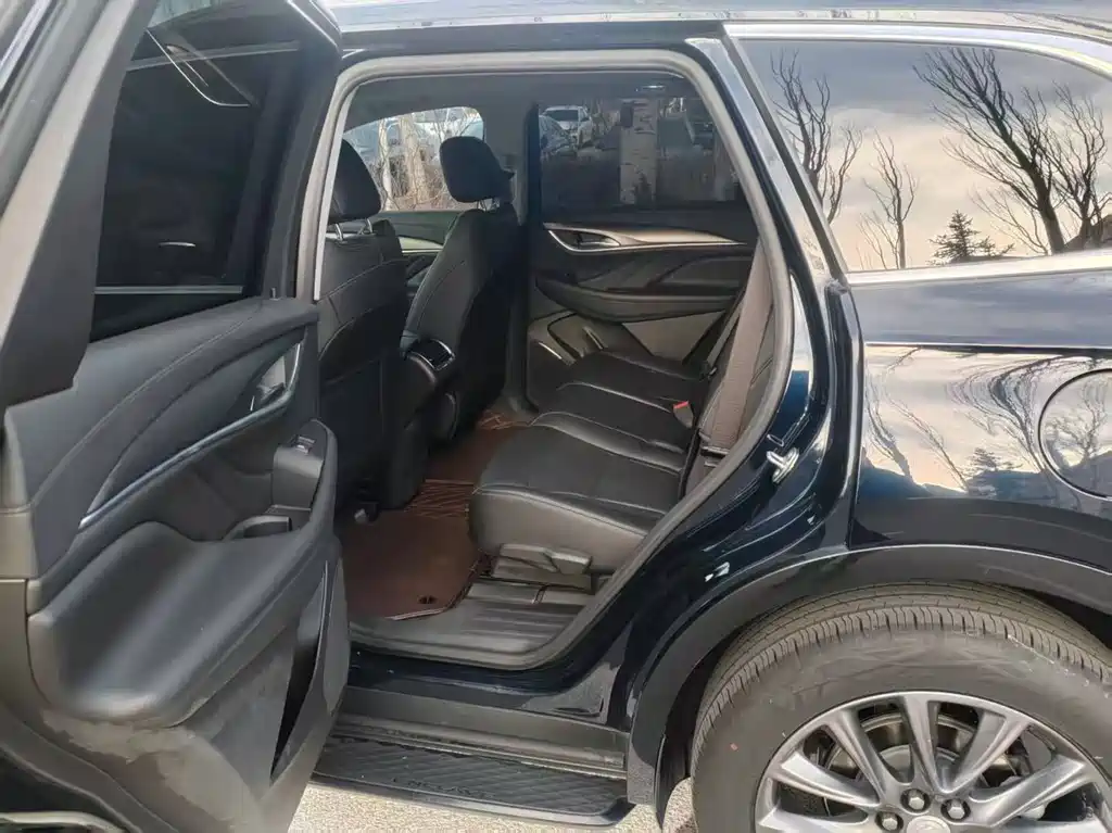 Enclave 28 T 4 WD Distinguished