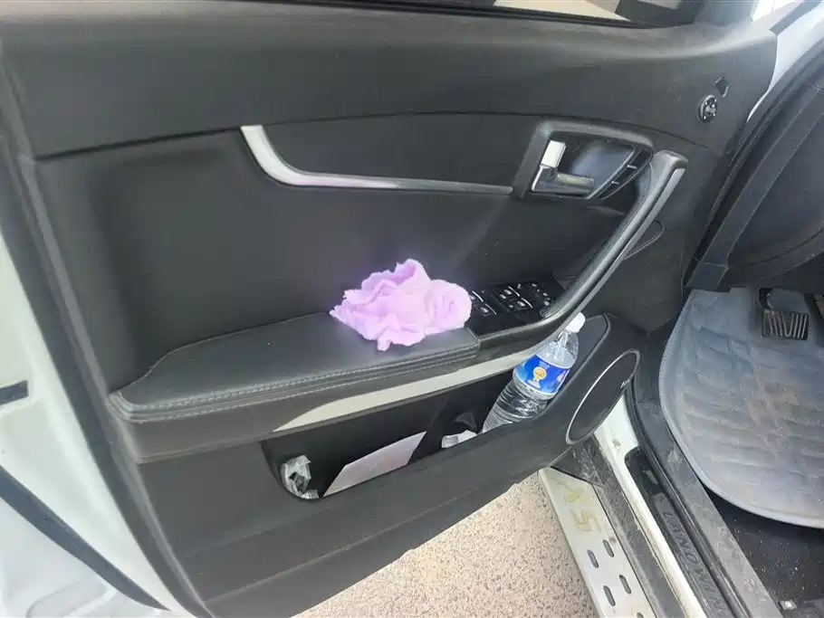 Landwind X5 陆风X5 2016款 Plus 1.5 T CVT创享版