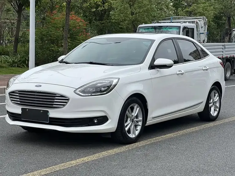 Ford Escort Facelift 1.5 L Auto Joy CN-VI