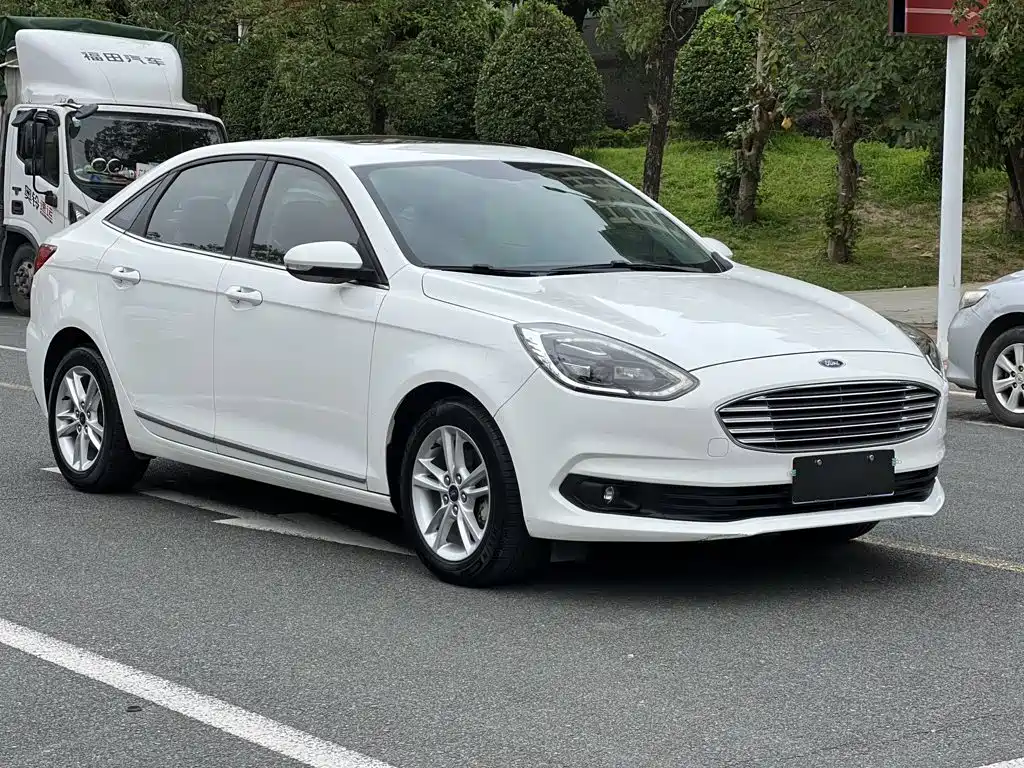 Escort Facelift 1.5 L Auto Joy CN-VI