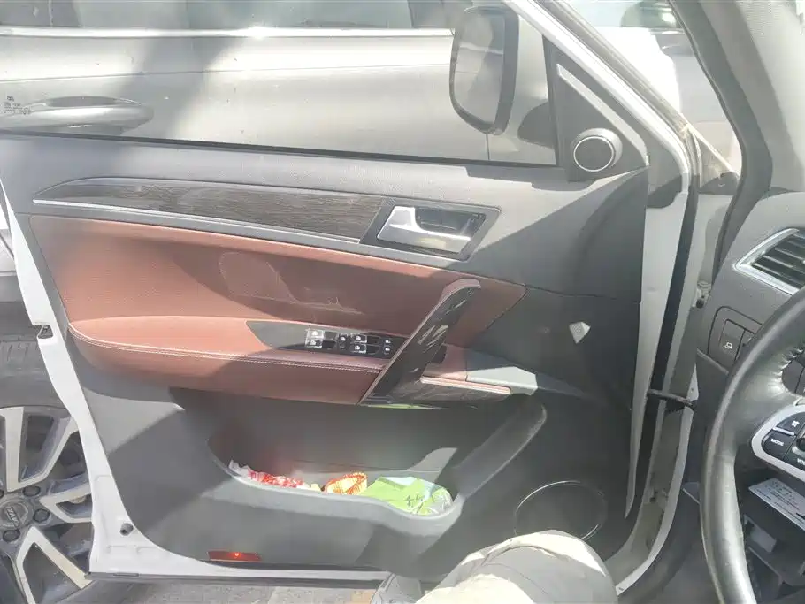 Zotye T600 众泰T600 2015款 家用版 2.0 T 手动尊贵型