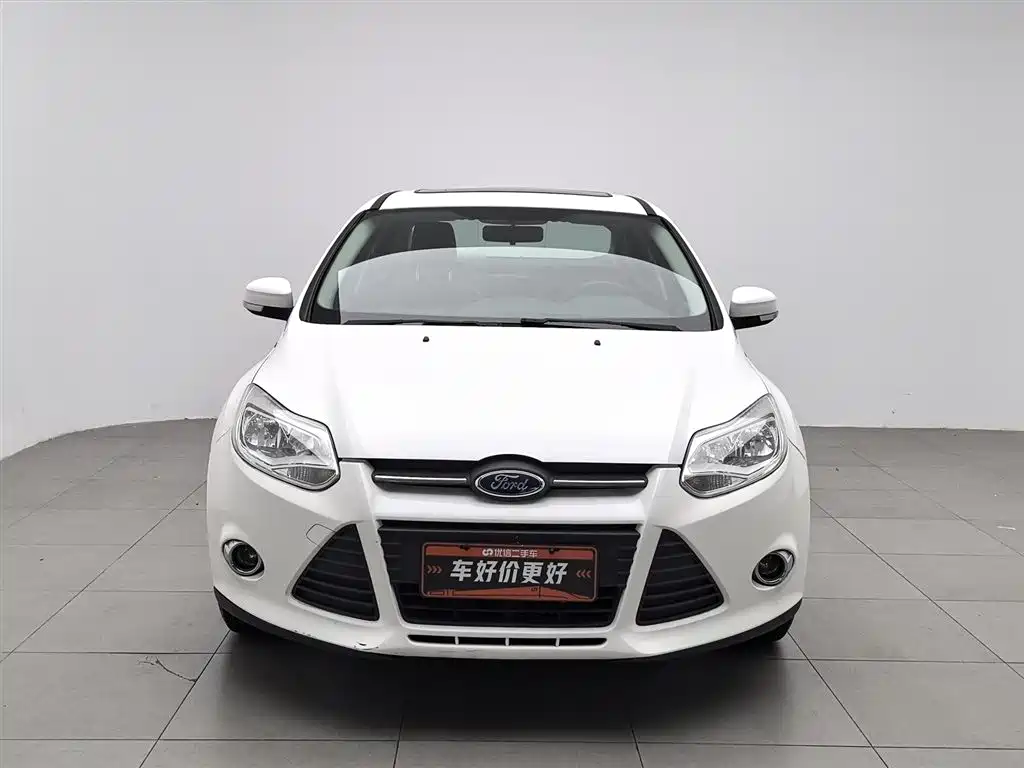 Focus Sedan 1.6 L Manual Style