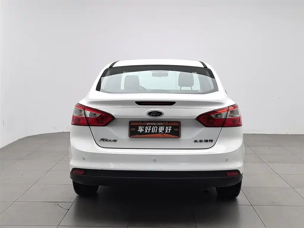 Focus Sedan 1.6 L Manual Style