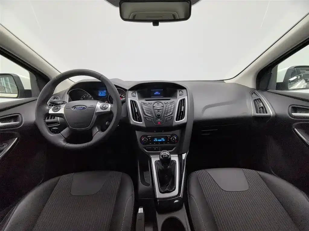 Focus Sedan 1.6 L Manual Style