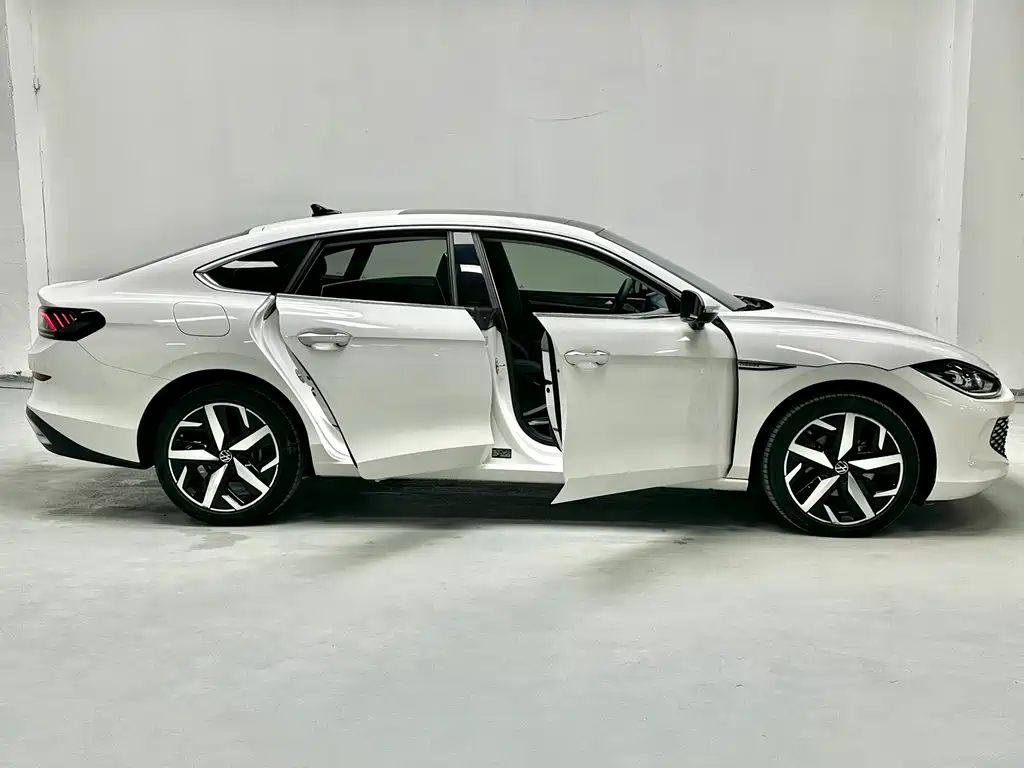Lamando Lamando L 280 TSI DSG Spicy Cool