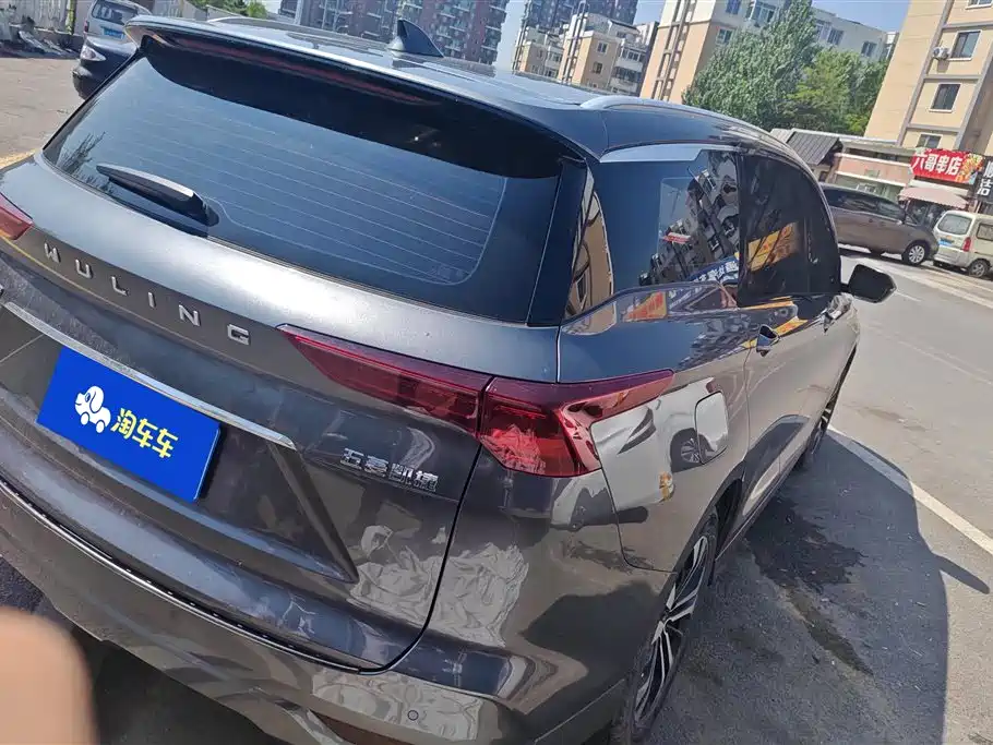 Wuling Victory 1.5 T CVT Flagship