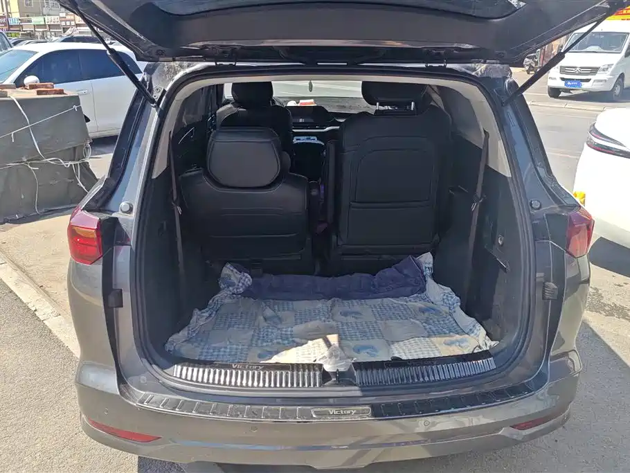 Wuling Victory 1.5 T CVT Flagship